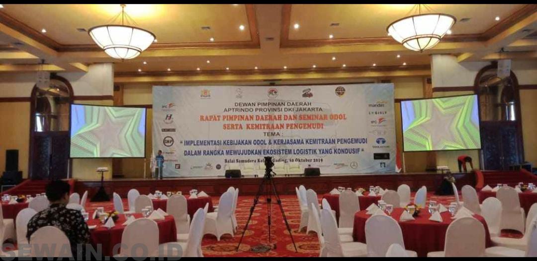 Sewa 4 Big Screen dan Proyektor 5000 Lumen Balai Samudra Kelapa Gading
