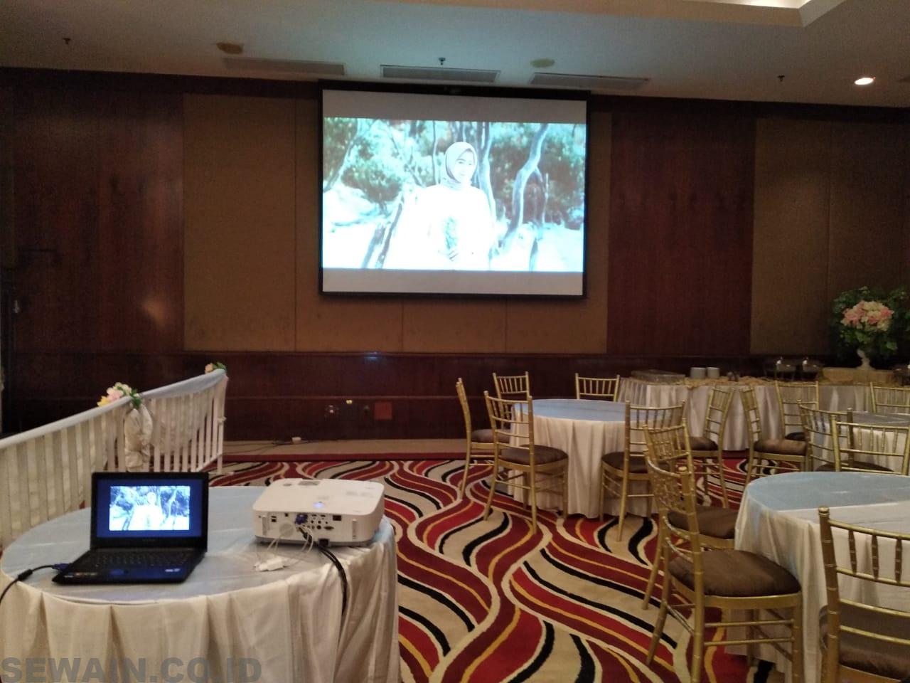 Sewa Proyektor 5000 Lumen Wedding PX Paviliun Puri, Jakbar